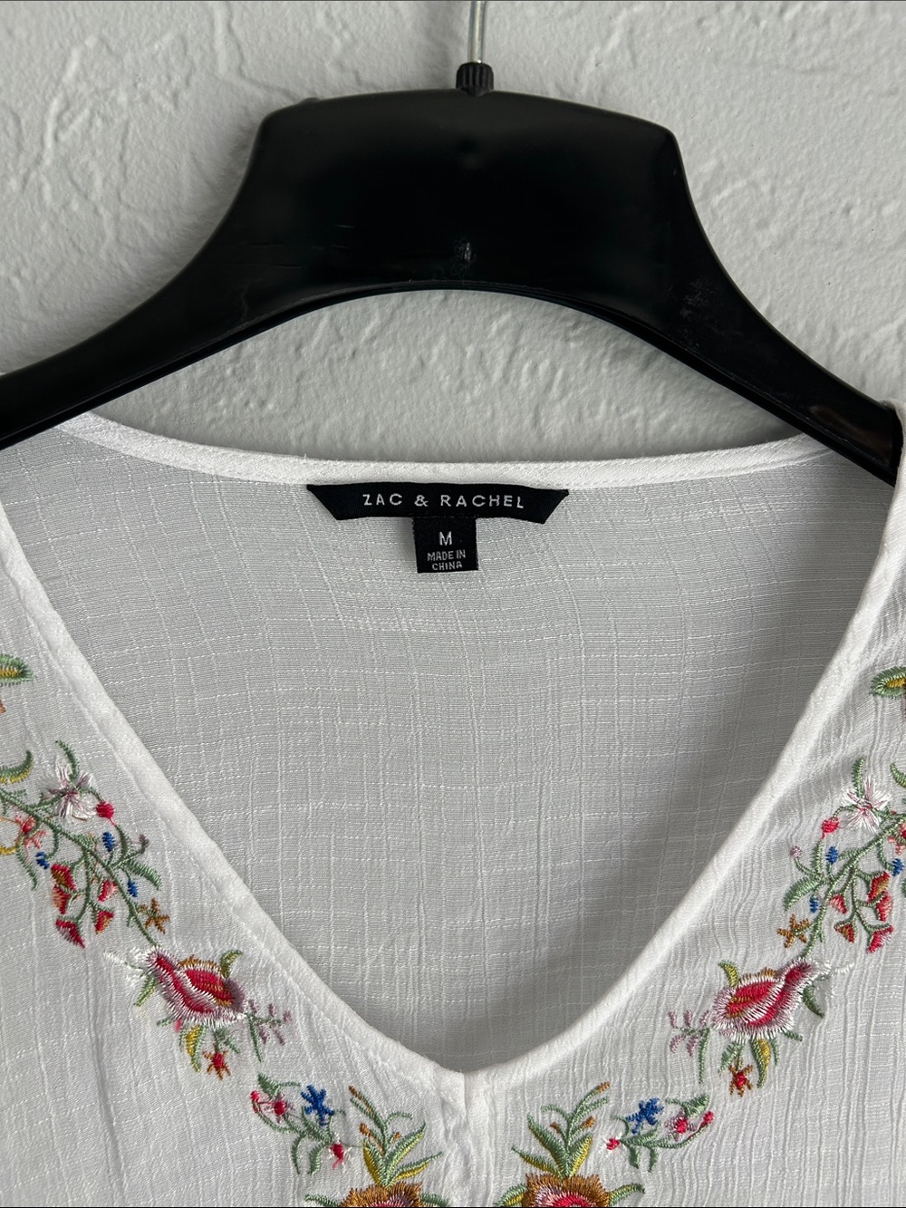 Zac & Rachel White V‑Neck Embroidered Tie‑Front Tunic - Picture 2 of 8